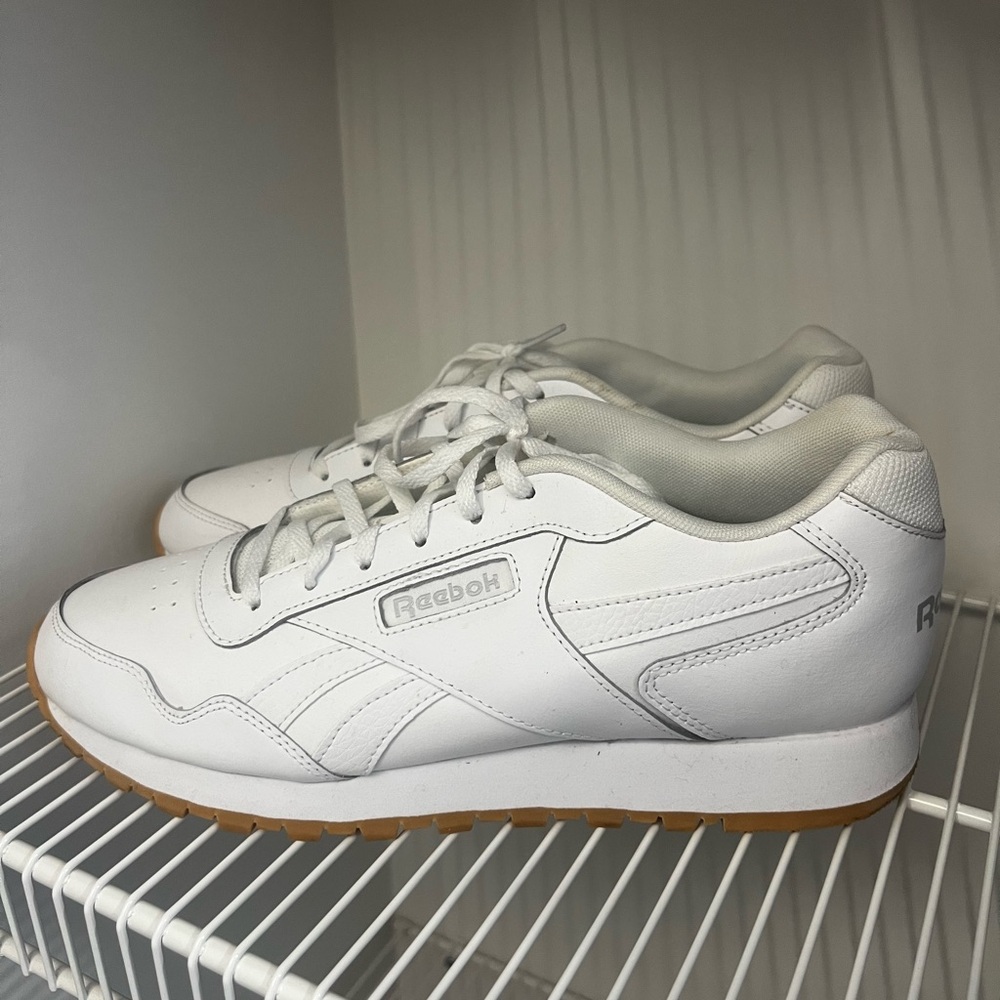 Woman's Reebok classic white, size 11